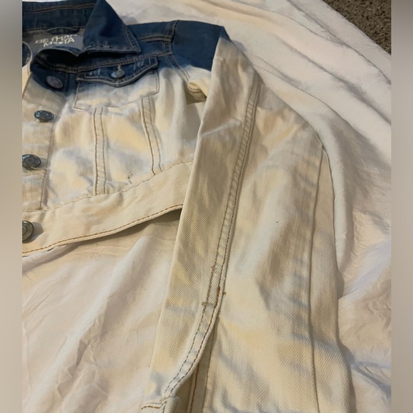 Bethany Mota ❤️ Cropped Faded Jean Jacket P/S with a FREE XS FAMILY TANK 👀 - Picture 5 of 14